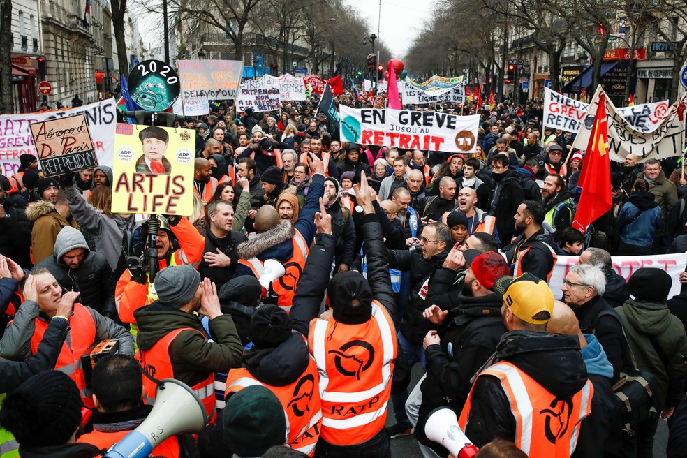 Greve na França contra reforma da Previdência de Macron (Foto: Benoit Tessier/Reuters) Greve na França contra reforma da Previdência de Macron