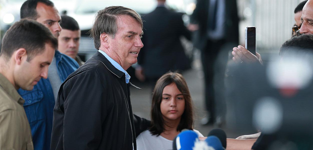 O Presidente Jair Bolsonaro e sua filha Laura (Foto: José Cruz/Agência Brasil) www.brasil247.com - O Presidente Jair Bolsonaro e sua filha Laura