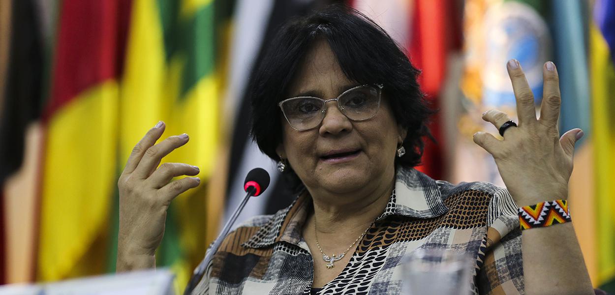 A ministra da Mulher, da Família e dos Direitos Humanos Damares Alves (Foto: José Cruz/Agência Brasil) www.brasil247.com - A ministra da Mulher, da Família e dos Direitos Humanos Damares Alves