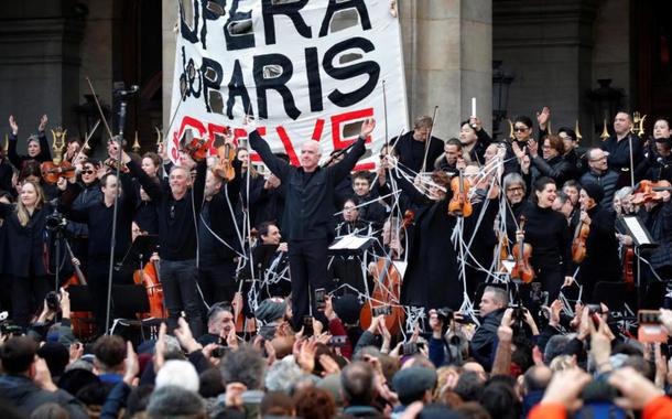 Artistas da Ópera de Paris em greve (Foto: REUTERS/Charles Platiau) Artistas da Ópera de Paris em greve