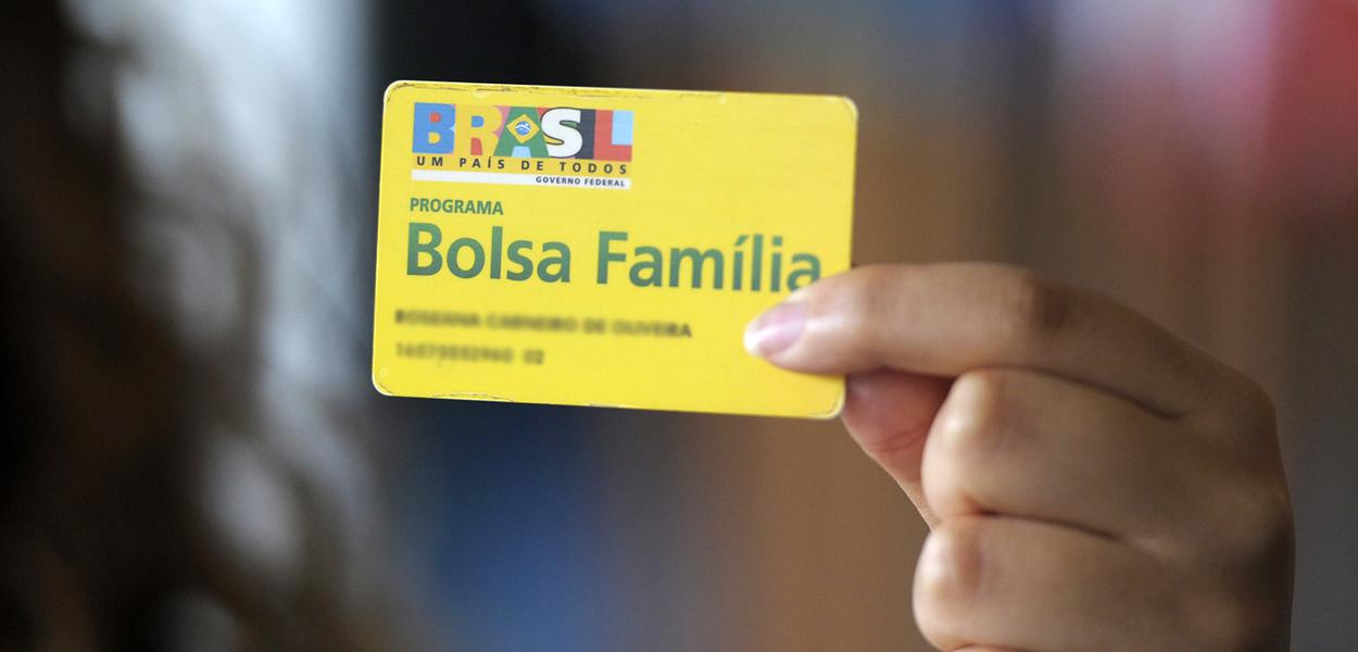 Cartão do Bolsa Família (Foto: Jefferson Rudy/Agência Senado) Cartão do Bolsa Família