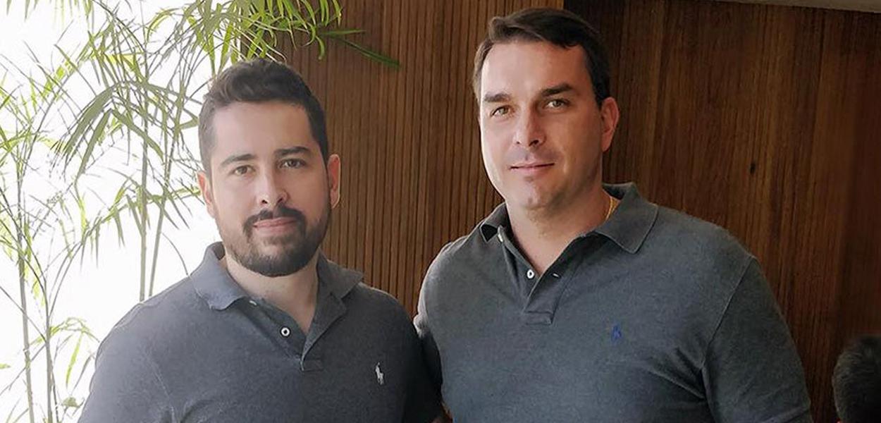 Neto de Figueiredo comemora bajulação de Silvio Santos. (Foto: Reprodução) Neto de Figueiredo comemora bajulação de Silvio Santos.