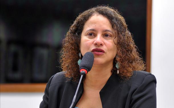 A presidenta do PCdoB, Luciana Santos, que ruma reunião, o mais breve possível, com partidos de esquerda (Foto: Agência Câmara) A presidenta do PCdoB, Luciana Santos, que ruma reunião, o mais breve possível, com partidos de esquerda