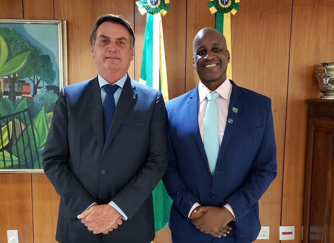 Bolsonaro e Sergio Camargo, da Fundação Palmares (Foto: Reprodução / Twitter) Bolsonaro e Sergio Camargo, da Fundação Palmares