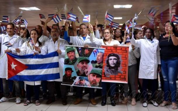 Missões médicas cubanas vão em ajuda a países no combate à pandemia de covid-19 (Foto: Granma) Missões médicas cubanas vão em ajuda a países no combate à pandemia de covid-19