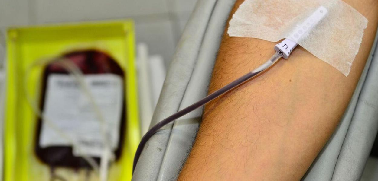 Processo de doação de sangue (Foto: Fernando Frazão/Agência Brasil) Processo de doação de sangue