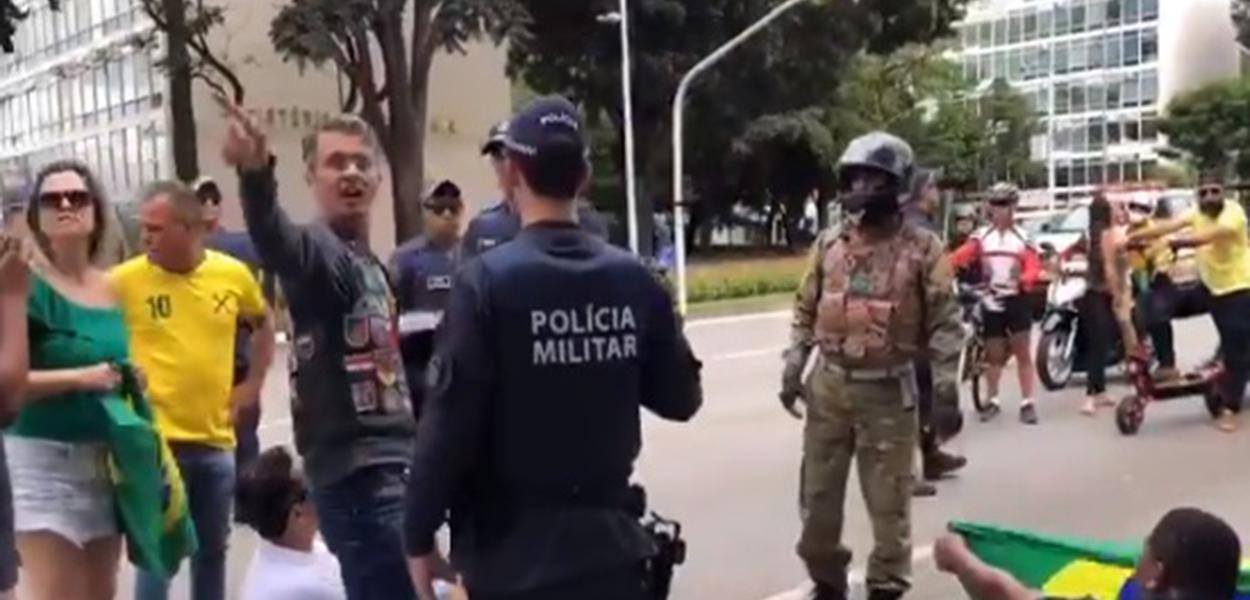 Bolsonarismo cria polêmica ao estimular o fim da quarentena (Foto: Reprodução (Twitter)) Bolsonarismo cria polêmica ao estimular o fim da quarentena