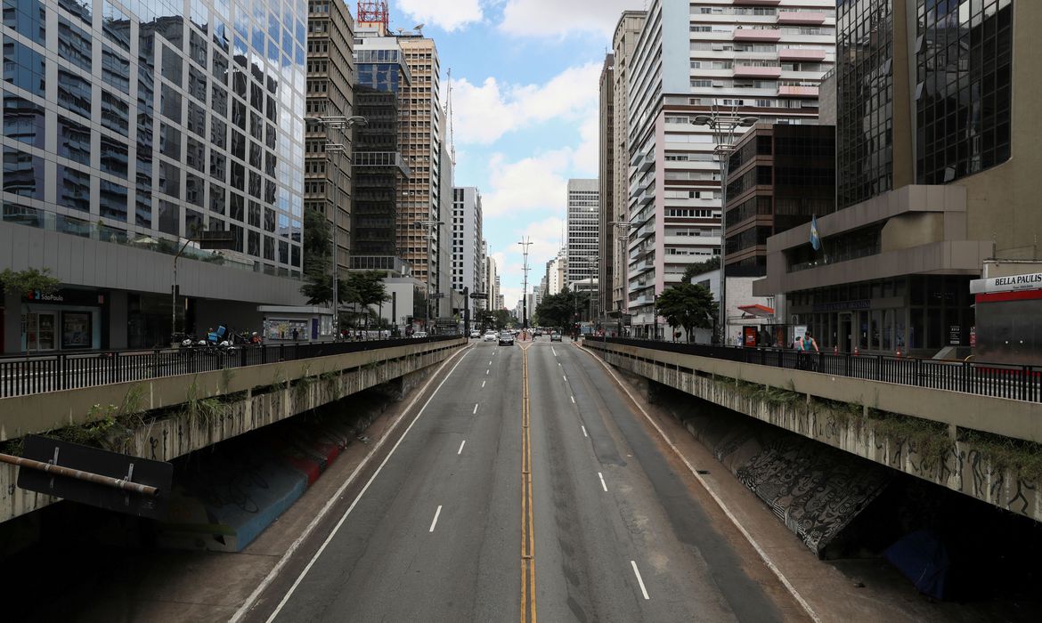 Quarentena contra coronavírus em São Paulo deixa as ruas vazias (Foto: Amanda Perobelli/Reuters) www.brasil247.com - Quarentena contra coronavírus em São Paulo deixa as ruas vazias