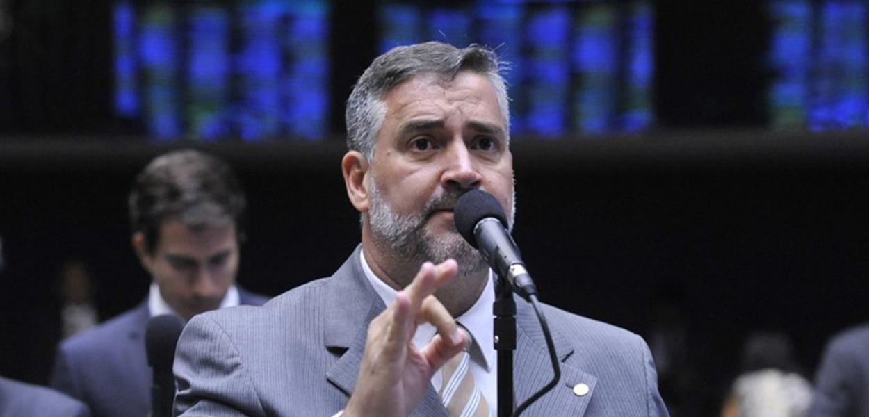 Deputado do PT-RS também critica "tristes personagens que se dispõe a serem coadjuvantes dessa censura imposta ao PT e suas lideranças" (Foto: Agência Câmara) Deputado do PT-RS também critica "tristes personagens que se dispõe a serem coadjuvantes dessa censura imposta ao PT e suas lideranças"