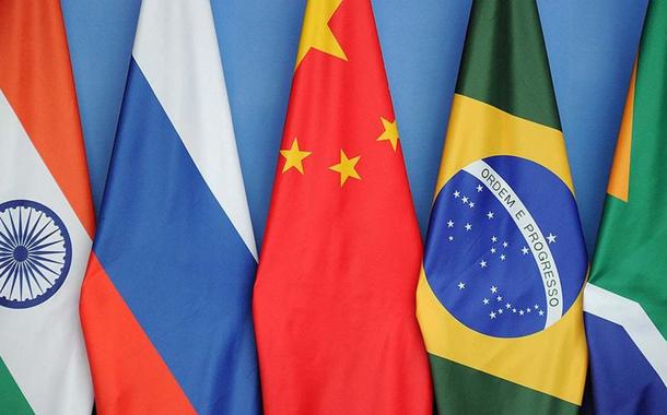 Bandeiras dos países dos BRICS (Foto: Telesul) Bandeiras dos países dos BRICS