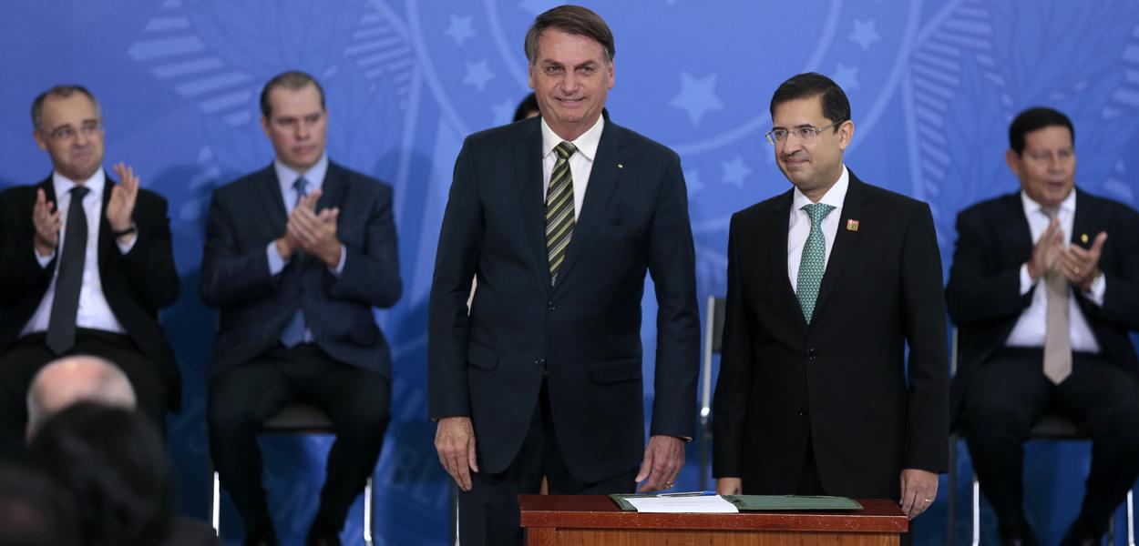 Jair Bolsonaro e José Levi (Foto: Marcello Casal Jr/Agência Brasil) Jair Bolsonaro e José Levi