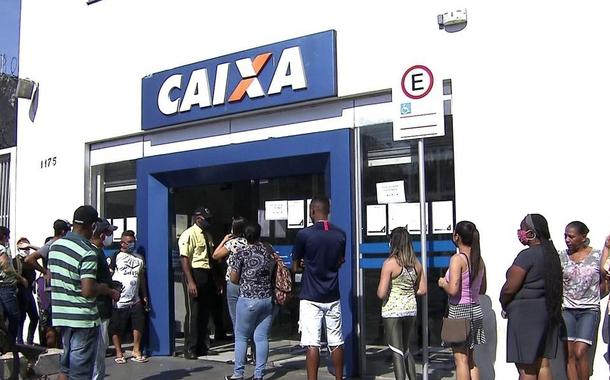 Filas para recebimento do auxílio emergencial (Foto: Reprodução) Filas para recebimento do auxílio emergencial