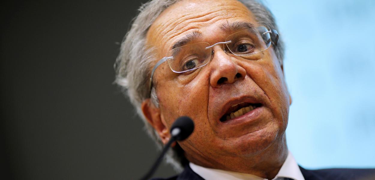 Ministro da Economia, Paulo Guedes, fala em coletiva de imprensa em Brasília 16/03/2020 (Foto: REUTERS/Adriano Machado) www.brasil247.com - Ministro da Economia, Paulo Guedes, fala em coletiva de imprensa em Brasília 16/03/2020