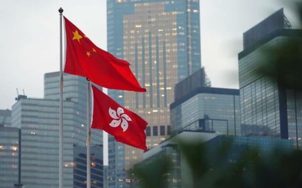 Bandeiras da China e Hong Kong (Foto: Xinhua) Bandeiras da China e Hong Kong
