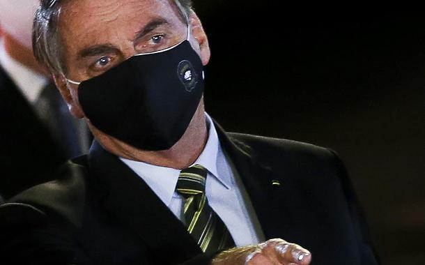 Jair Bolsonaro fala à imprensa no Palácio da Alvorada (Foto: Marcello Casal Jr/Agência Brasil) Jair Bolsonaro fala à imprensa no Palácio da Alvorada