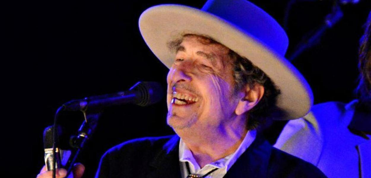 Cantor Bob Dylan se apresenta no The Hop Festival 30/06/2012 (Foto: REUTERS/Ki Price/) Cantor Bob Dylan se apresenta no The Hop Festival 30/06/2012