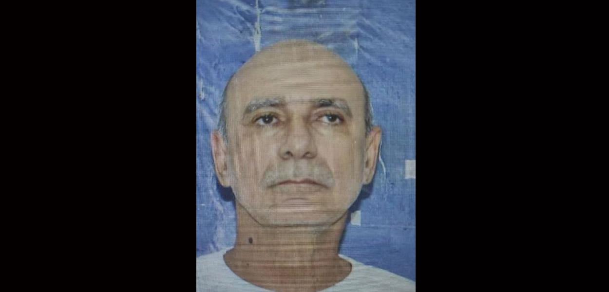 Operador do clã Bolsonaro, Fabricio Queiroz aparece em foto no sistema prisional (Foto: Reprodução) Operador do clã Bolsonaro, Fabricio Queiroz aparece em foto no sistema prisional