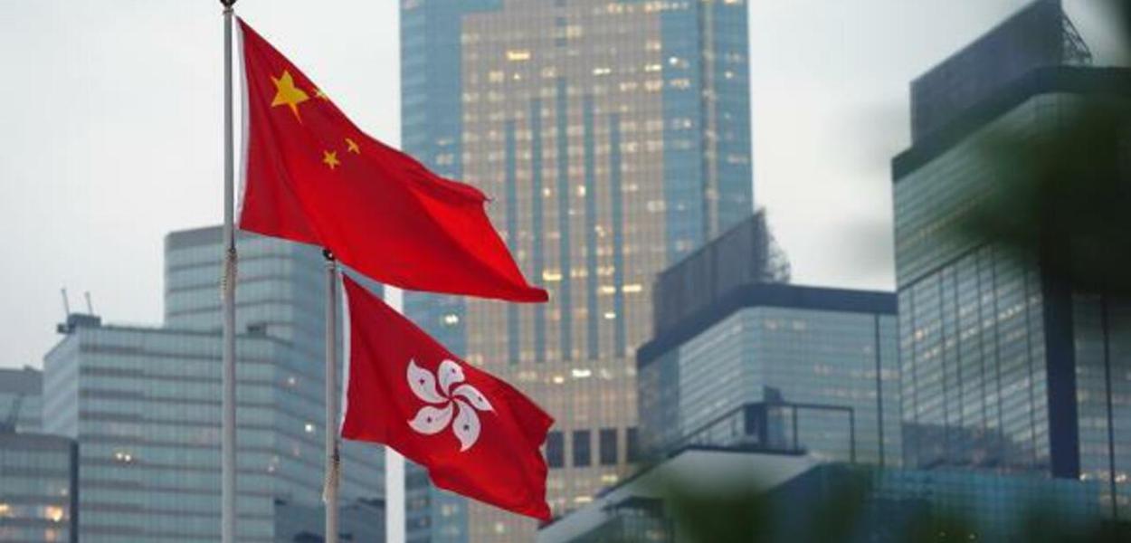 Bandeiras da China e Hong Kong (Foto: Xinhua) Bandeiras da China e Hong Kong