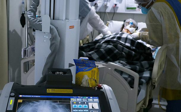 Paciente com coronavírus em hospital de campanha no Rio de Janeiro (RJ) 02/07/2020 (Foto: REUTERS/Ricardo Moraes) Paciente com coronavírus em hospital de campanha no Rio de Janeiro (RJ) 02/07/2020