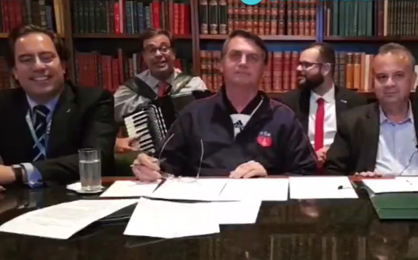 Jair Bolsonaro em live presidencial. 02.07.2020