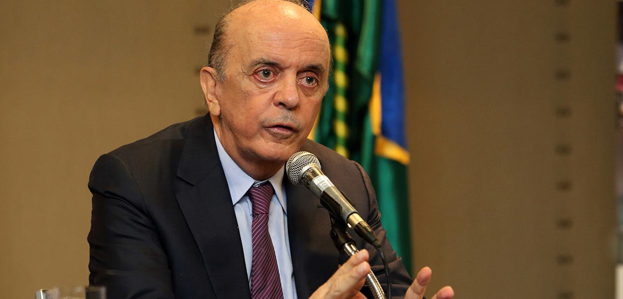 José Serra durante entrevista coletiva em Montevidéu em 2016 05/07/2016 (Foto: REUTERS/Andres Stapff) José Serra durante entrevista coletiva em Montevidéu em 2016 05/07/2016