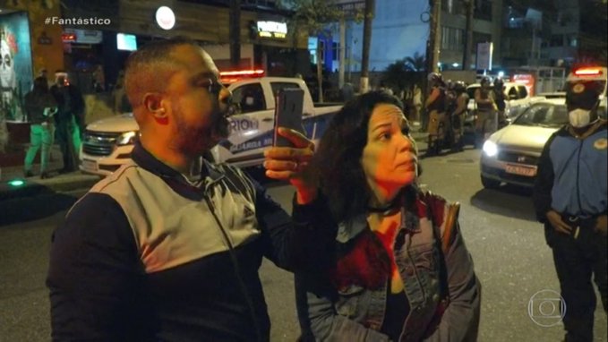 Casal ataca fiscal da Vigilância Sanitária em aglomerações no Rio (Foto: Reprodução) Casal ataca fiscal da Vigilância Sanitária em aglomerações no Rio