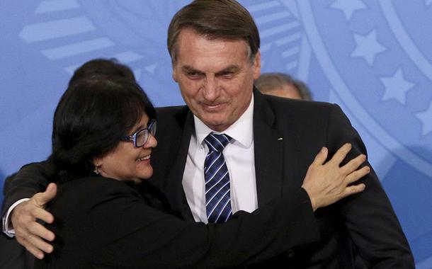Jair Bolsonaro e Damares Alves (Foto: Wilson Dias - Agência Brasil) Jair Bolsonaro e Damares Alves