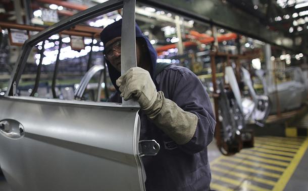Linha de produção em fábrica da Ford em São Bernardo do Campo (SP). (Foto: REUTERS/Nacho Doce) Linha de produção em fábrica da Ford em São Bernardo do Campo (SP).