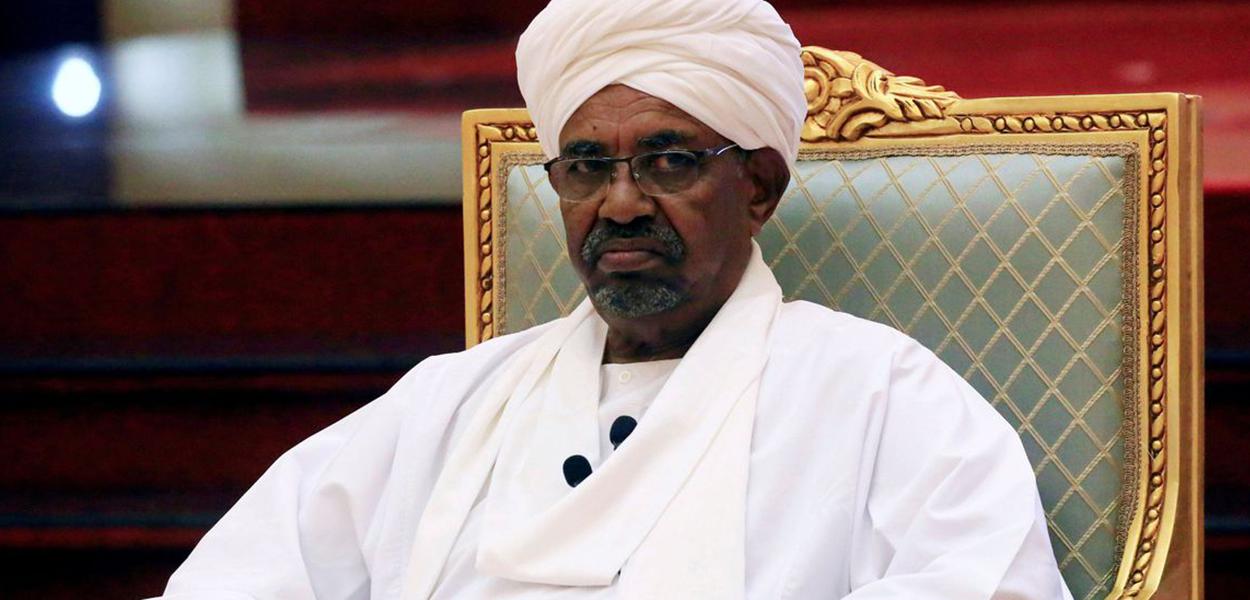 Omar al-Bashir, presidente do Sudão entre 1989-2019 (Foto: REUTERS/Mohamed Nureldin Abdallah/Direitos Reservados) Omar al-Bashir, presidente do Sudão entre 1989-2019