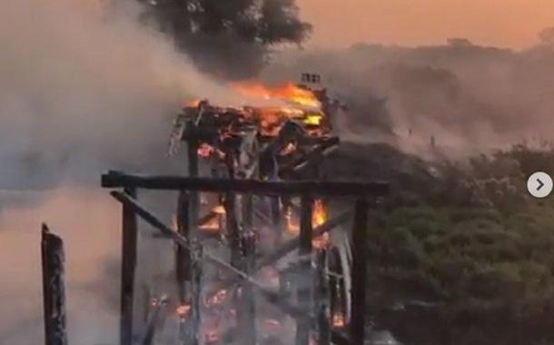 Ponte Incendiada em Corumbá - MS (Foto: Reprodução / Instagram) Ponte Incendiada em Corumbá - MS