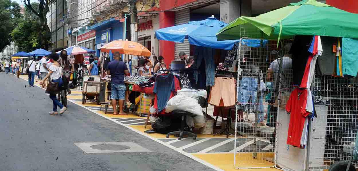 Salvador – Ambulantes ganham novos espaços na Avenida Sete de Setembro 12 de agosto de 2020 (Foto: Jefferson Peixoto/Secom) Salvador – Ambulantes ganham novos espaços na Avenida Sete de Setembro 12 de agosto de 2020