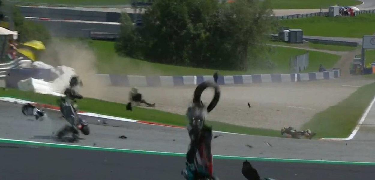 Acidente no MotoGP da Áustria (Foto: Reprodução) Acidente no MotoGP da Áustria