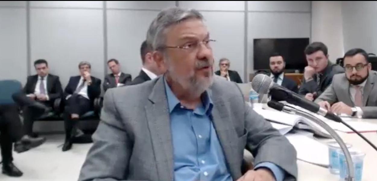 O ex-ministro Antonio Palocci em depoimento na Lava Jato. (Foto: Reprodução/Youtube) www.brasil247.com - O ex-ministro Antonio Palocci em depoimento na Lava Jato.