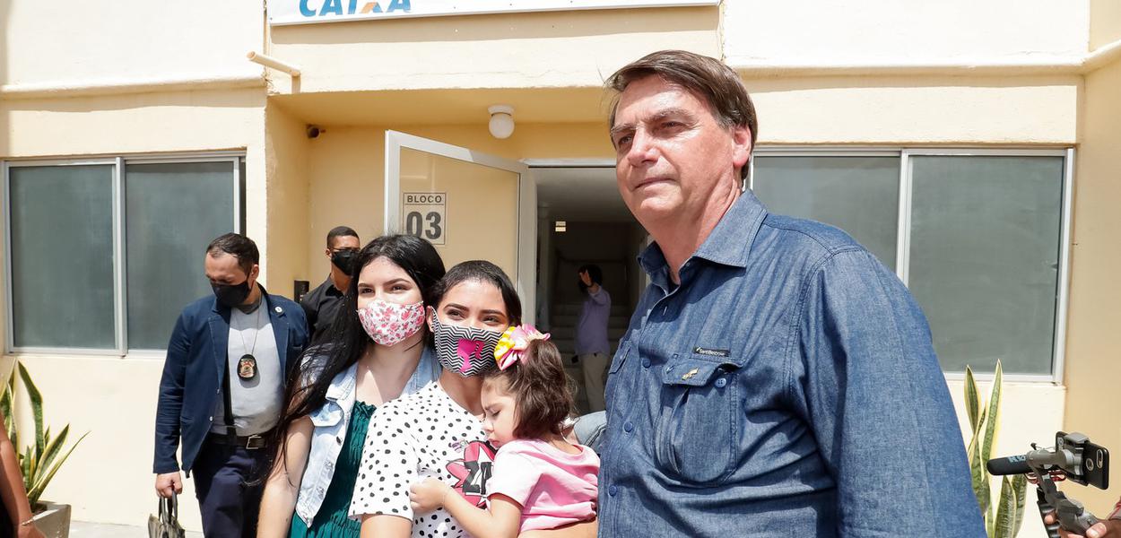 Jair Bolsonaro visita a unidade do Residencial Mossoró I da moradora Janaina Vieira Alves da Silva (Foto: Alan Santos/PR) Jair Bolsonaro visita a unidade do Residencial Mossoró I da moradora Janaina Vieira Alves da Silva
