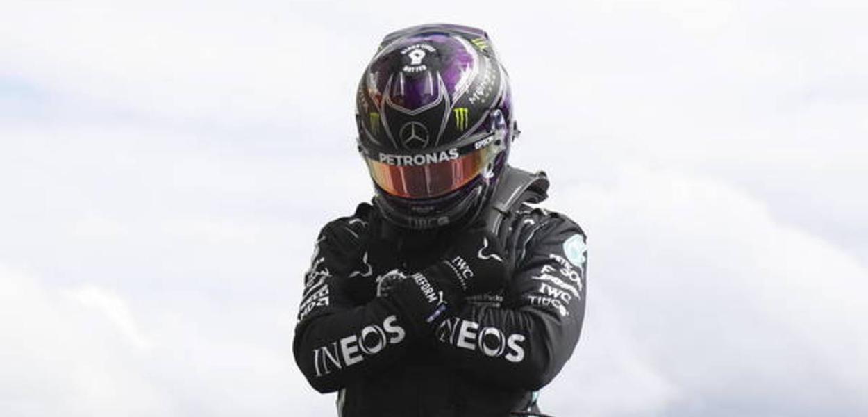 epa08633705 British Formula One driver Lewis Hamilton of Mercedes-AMG Petronas reacts after he took pole position during the qualifying session at the Spa-Francorchamps race track in Stavelot, Belgium, 29 August 2020. The 2020 Formula One Grand Prix of Belgium will take place on 30 August 2020. EPA/Francois Lenoir / Pool (Foto: Francois Lenoir / Pool) epa08633705 British Formula One driver Lewis Hamilton of Mercedes-AMG Petronas reacts after he took pole position during the qualifying session at the Spa-Francorchamps race track in Stavelot, Belgium, 29 August 2020. The 2020 Formula One Grand Prix of Belgium will take place on 30 August 2020. EPA/Francois Lenoir / Pool