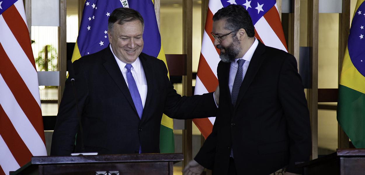 Mike Pompeo e Ernesto Araújo (Foto: US Embassy) Mike Pompeo e Ernesto Araújo