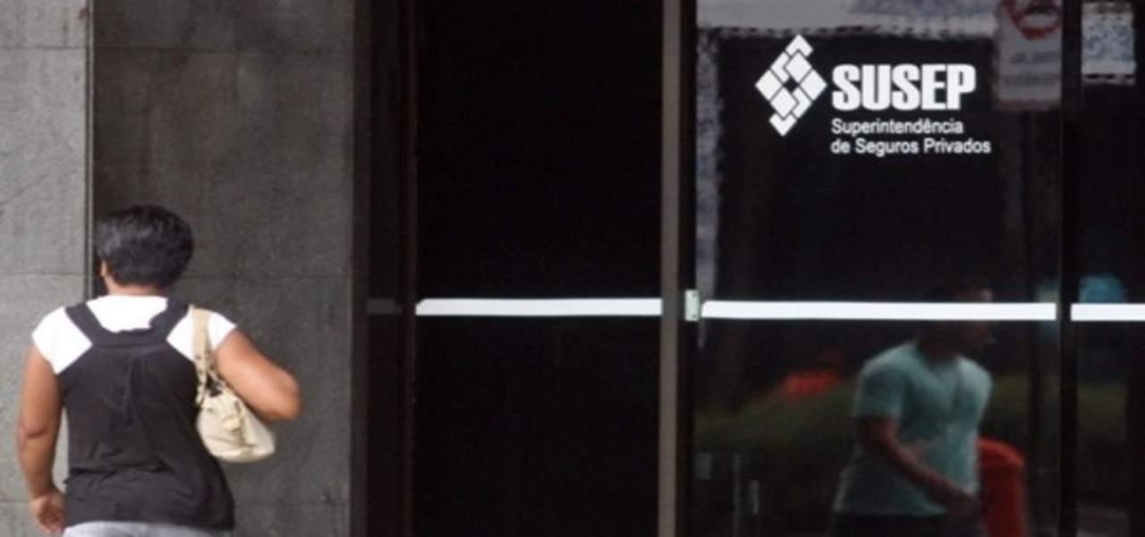 O seguro de carro de uma mulher pode resultar até 23% mais barato do que o de um homem por causa da acidentalidade