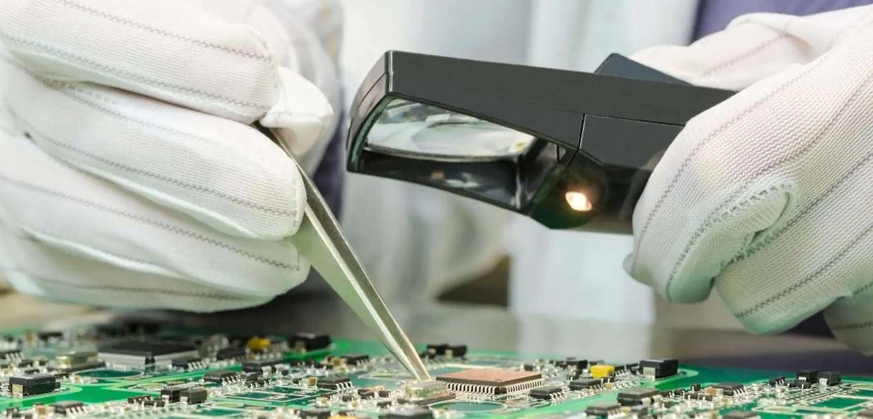 Fabricação de chips (Foto: Divulgação) www.brasil247.com - Fabricação de chips
