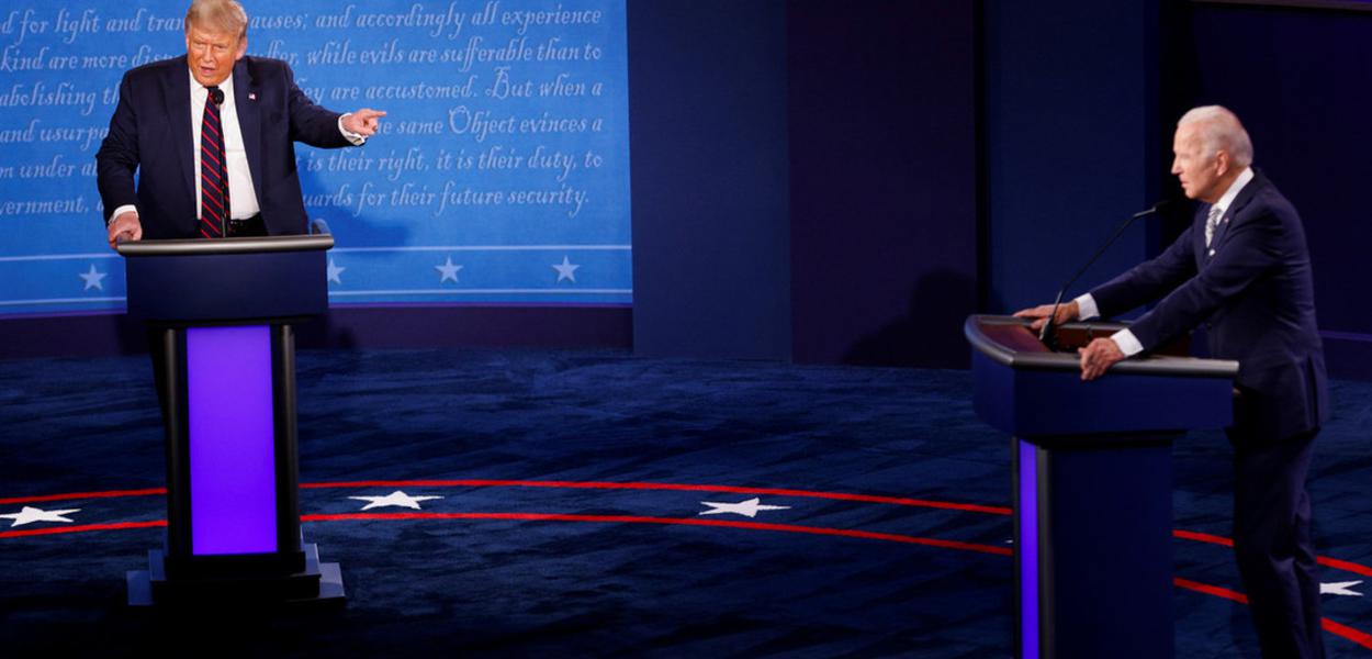 Trump e Biden no primeiro debate da campanha eleitoral dos Estados Unidos (2020) (Foto: Reuters) www.brasil247.com - Trump e Biden no primeiro debate da campanha eleitoral dos Estados Unidos (2020)