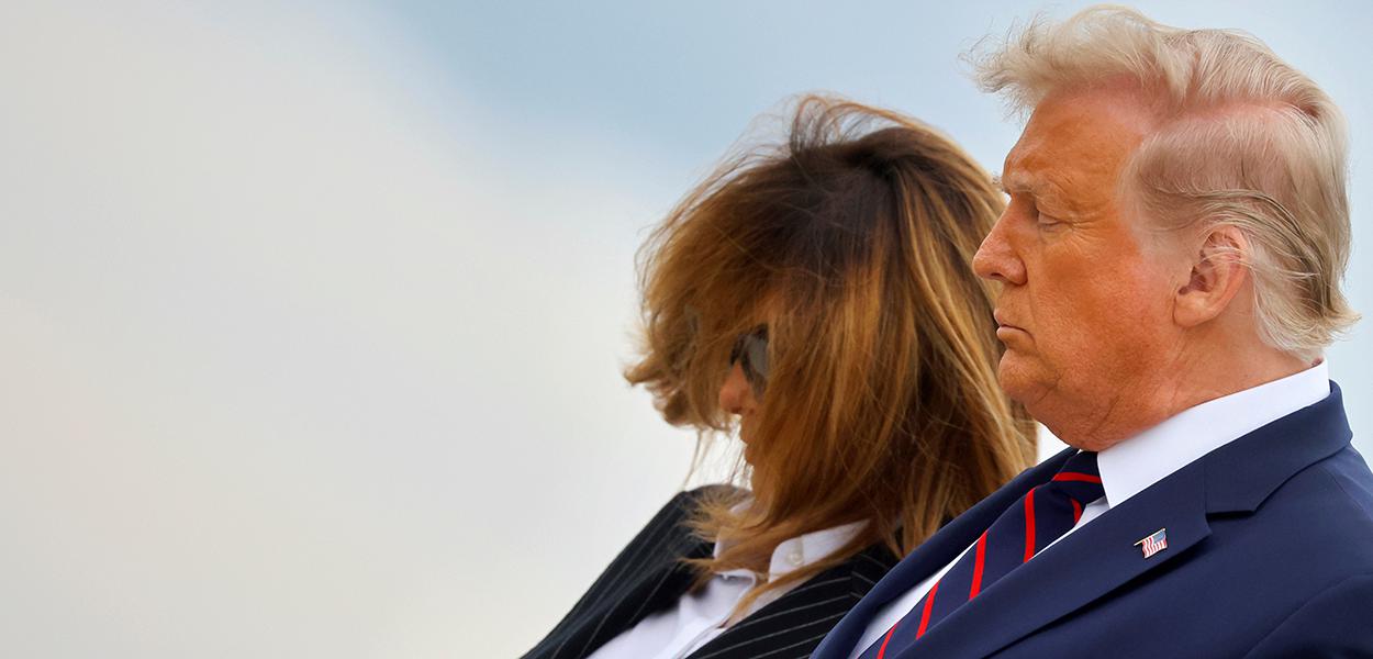 Presidente dos EUA, Donald Trump, ao lado da primeira-dama norte-americana, Melania, em Cleveland 29/09/2020 (Foto: REUTERS/Carlos Barria) Presidente dos EUA, Donald Trump, ao lado da primeira-dama norte-americana, Melania, em Cleveland 29/09/2020