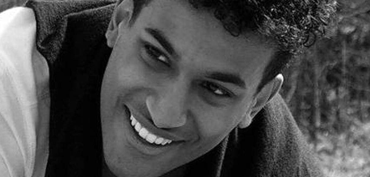 Estudante negro na Bélgica morre depois de trote violento com ofensas racistas Estudante negro na Bélgica morre depois de trote violento com ofensas racistas