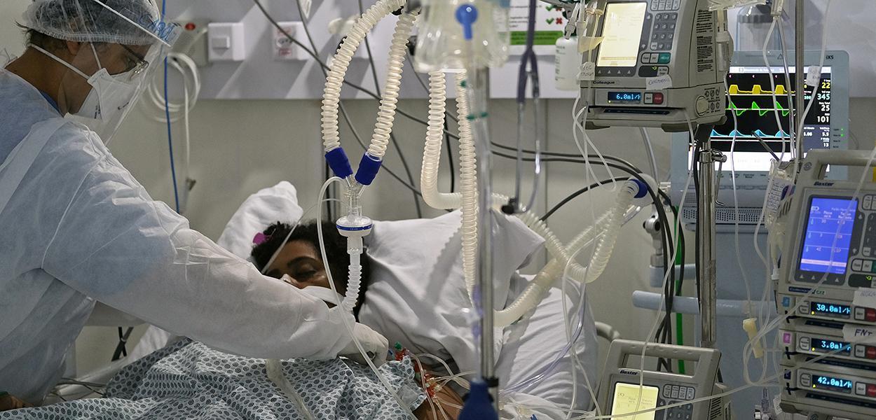 Paciente com Covid-19 em hospital no Rio de Janeiro (RJ) 02/07/2020 (Foto: REUTERS/Ricardo Moraes) Paciente com Covid-19 em hospital no Rio de Janeiro (RJ) 02/07/2020