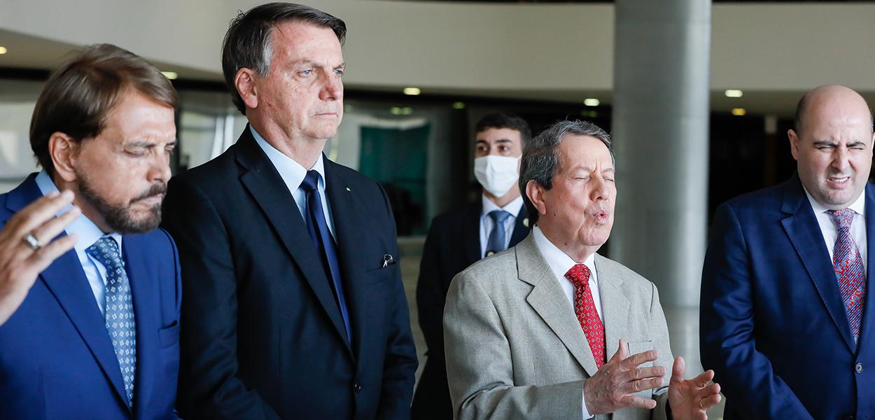 Jair Bolsonaro e evangélicos (Foto: Isac Nóbrega/ PR) Jair Bolsonaro e evangélicos