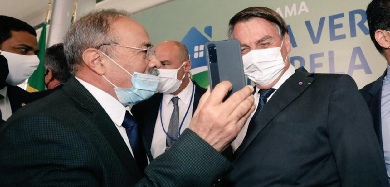 Reprodução/Twitter (Foto: Chico Rodrigues e Jair Bolsonaro) Reprodução/Twitter