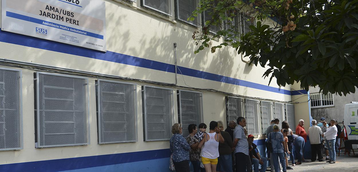 Fila para vacinação contra febre amarela na Unidade Básica de Saúde - UBS/AMA Jardim Peri (Foto: Rovena Rosa/Agência Brasil) www.brasil247.com - Fila para vacinação contra febre amarela na Unidade Básica de Saúde - UBS/AMA Jardim Peri