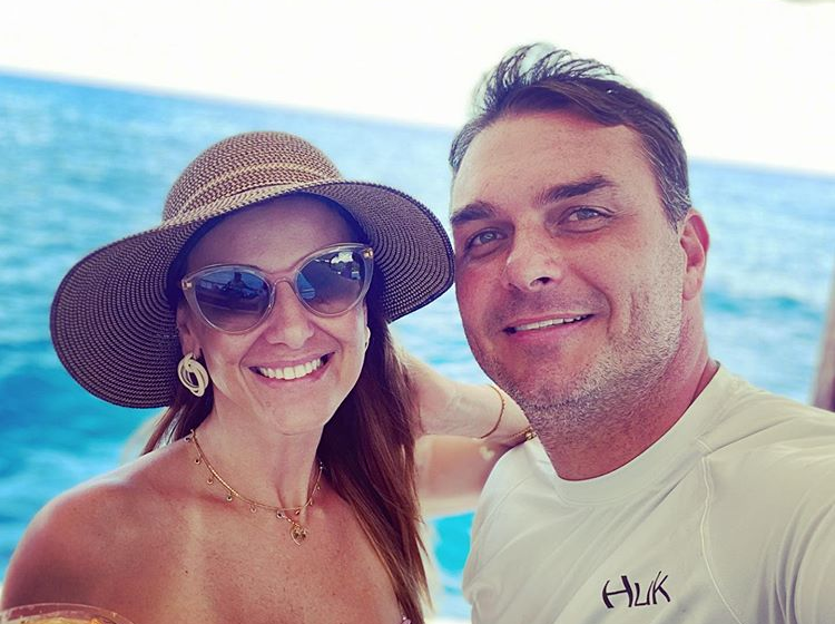 Flavio Bolsonaro e a esposa em Fernando de Noronha (Foto: Reprodução) Flavio Bolsonaro e a esposa em Fernando de Noronha