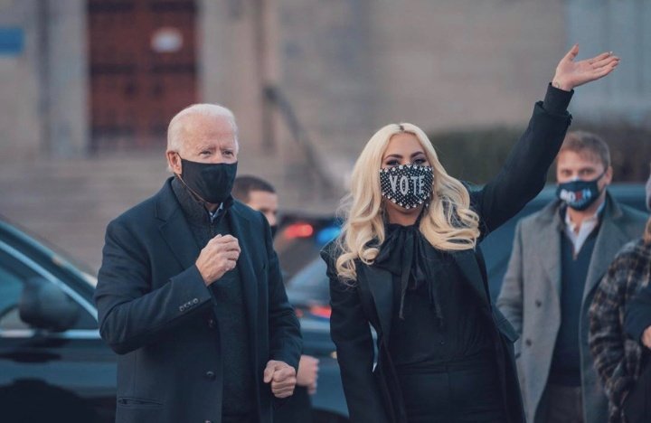 Joe Biden e Lady Gaga (Foto: Reprodução) Joe Biden e Lady Gaga