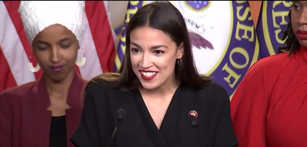 Deputada Alexandria Ocasio-Cortez , uma das vozes da ala progressista do Partido Democrata (Foto: Reprodução - 15.jul.2019 / Reuters) Deputada Alexandria Ocasio-Cortez , uma das vozes da ala progressista do Partido Democrata