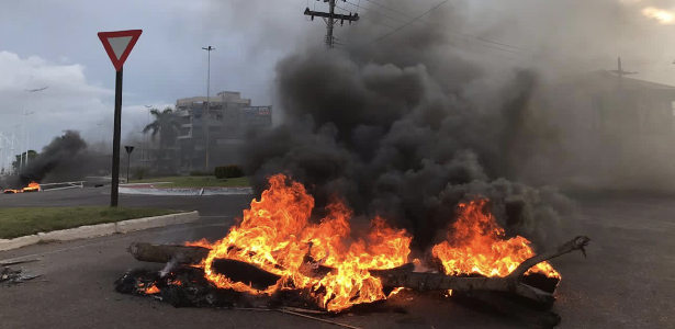 Protestos de moradores no Amapá, que vive apagão (Foto: Arquivo pessoal) Protestos de moradores no Amapá, que vive apagão
