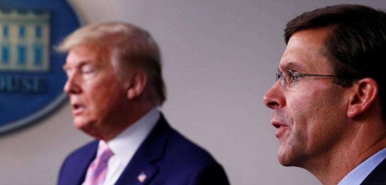 Donald Trump e Mark Esper (Foto: Reuters/Tom Brenner) Donald Trump e Mark Esper